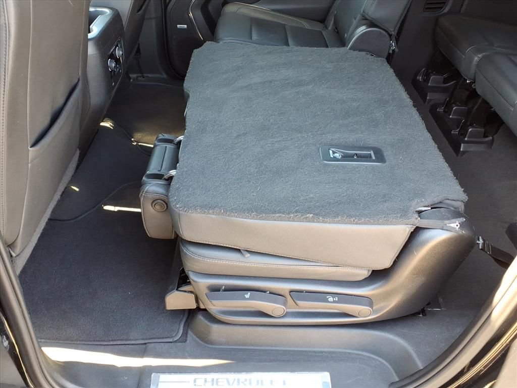 Used 2023 Chevrolet Suburban LT image 34