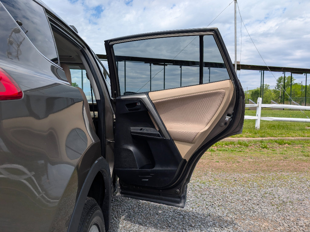 Used 2013 Toyota RAV4 XLE AWD/4WD image 12