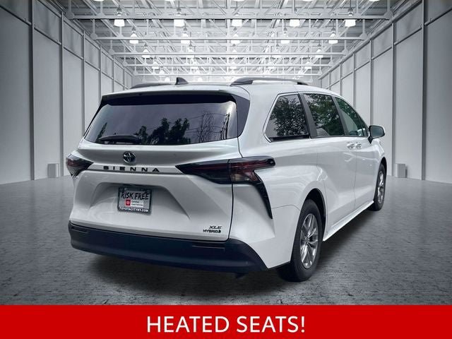 Certified 2024 Toyota Sienna XLE FWD image 8