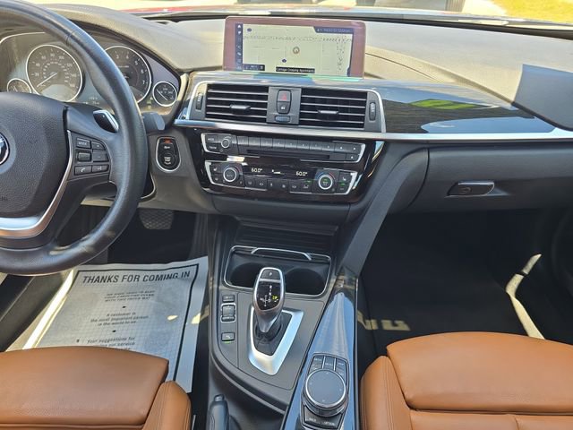 Used 2018 BMW 330i xDrive Sedan w/ Premium Package image 11