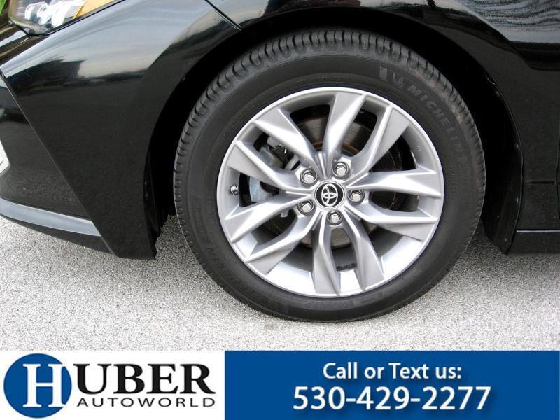 Used 2019 Toyota Avalon XLE FWD image 13