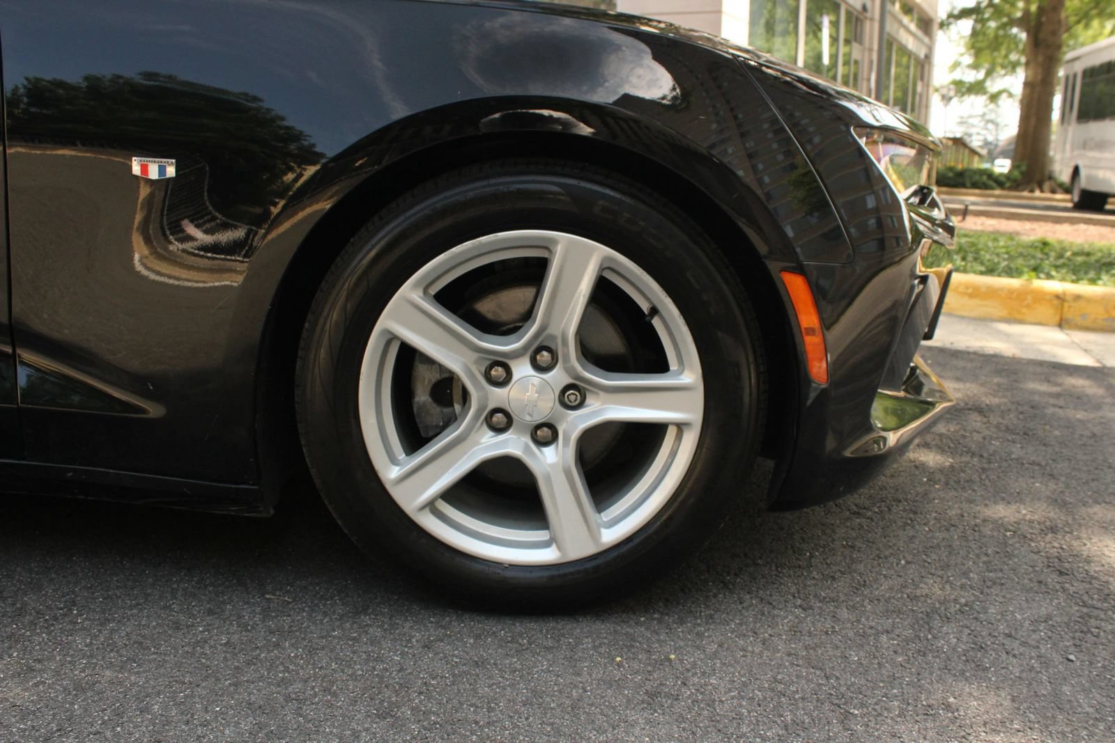 Used 2017 Chevrolet Camaro LT RWD image 4