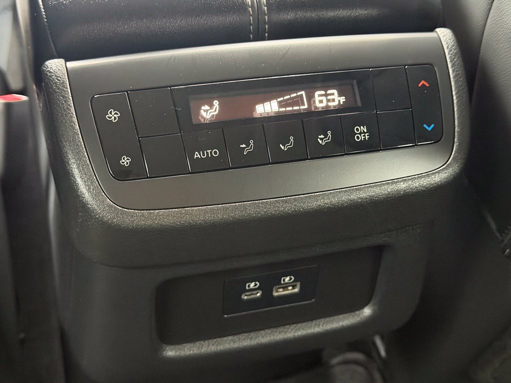 Used 2025 Nissan Pathfinder SL w/ Black Appearance Package AWD/4WD image 25