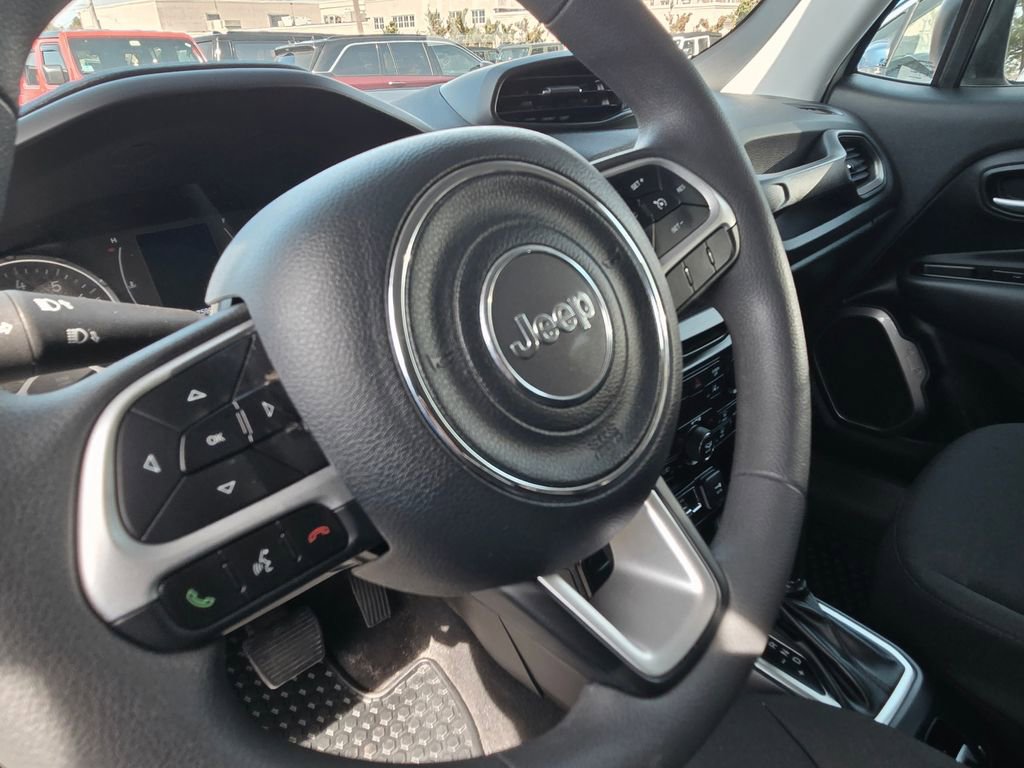 Certified 2023 Jeep Renegade Latitude image 21