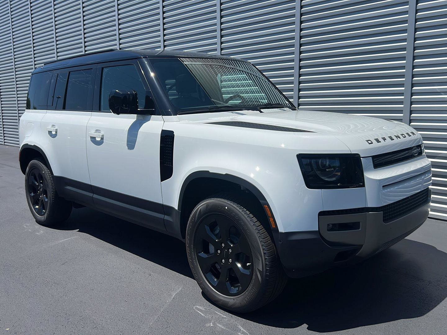 New 2026 Land Rover Defender 110 S AWD/4WD image 7