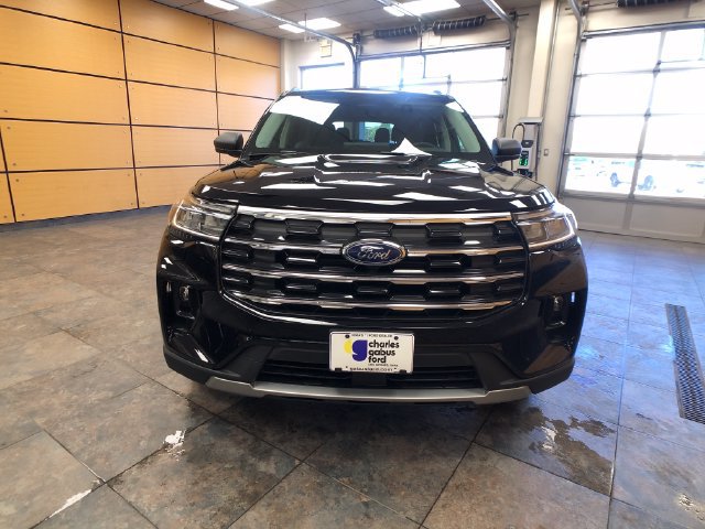 New 2026 Ford Explorer Active w/ Active Comfort Package AWD/4WD image 2