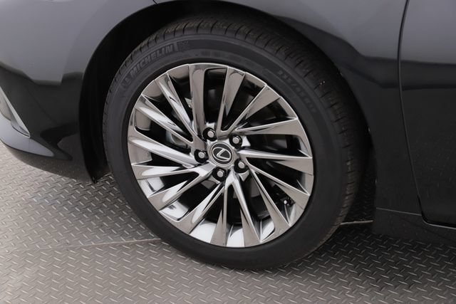 Used 2025 Lexus ES 350 w/ Ultra Luxury Package FWD image 13