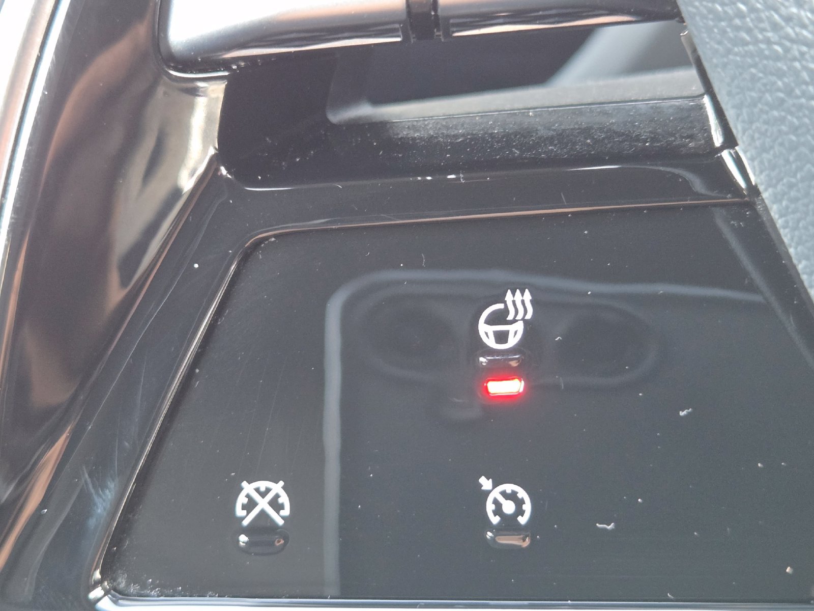 Certified 2024 Cadillac Lyriq Sport AWD/4WD image 31