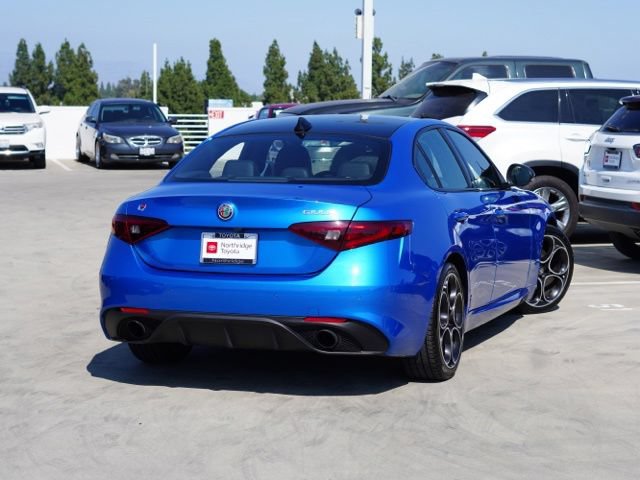 Used 2023 Alfa Romeo Giulia Veloce RWD image 8