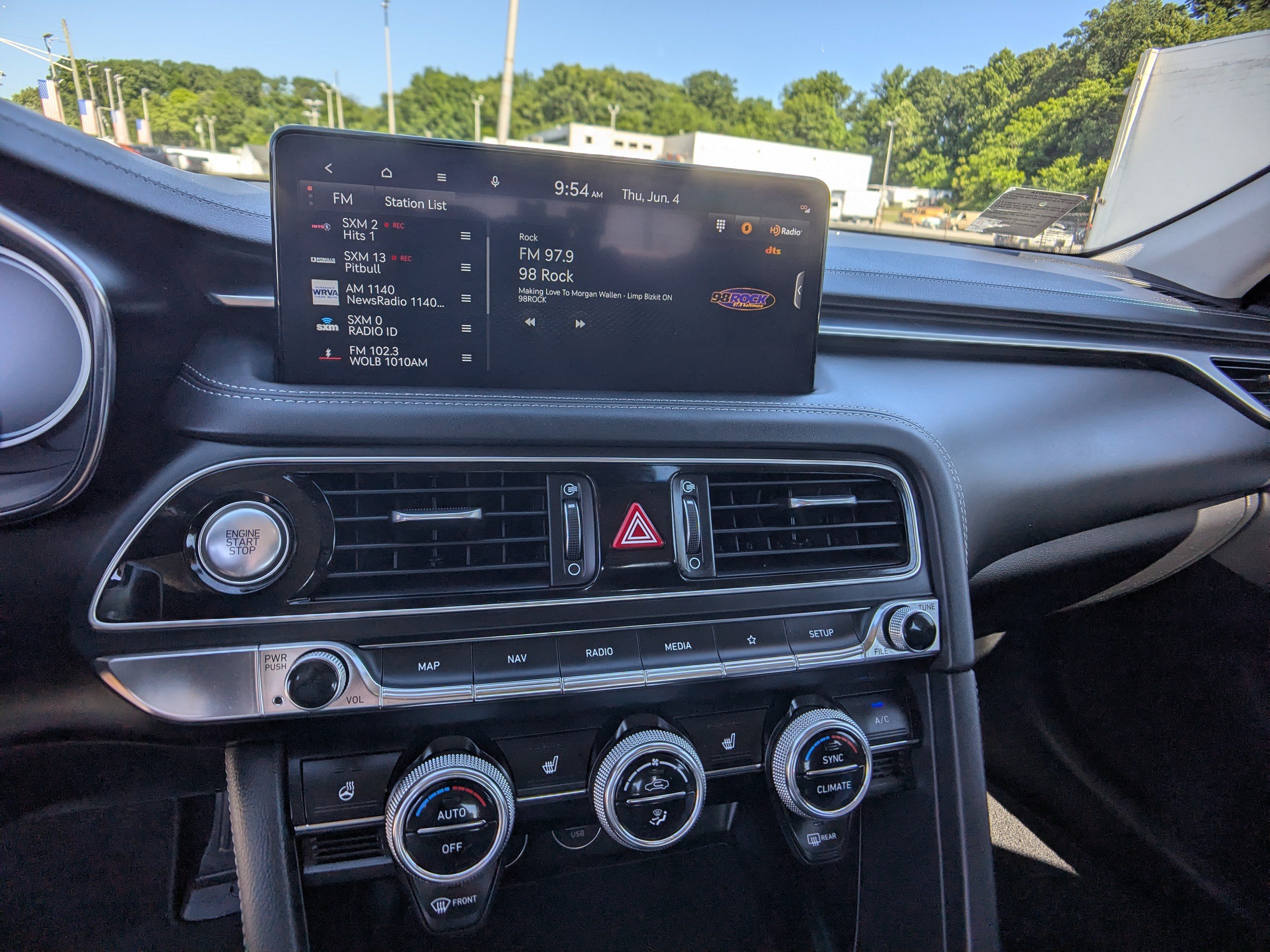 Used 2023 Genesis G70 2.0T AWD/4WD image 20