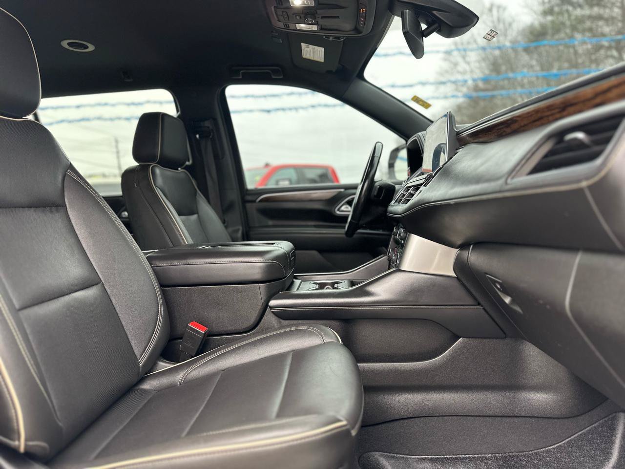 Used 2022 Chevrolet Suburban Premier AWD/4WD image 18