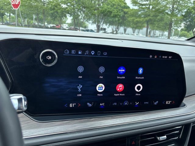 Used 2025 Chevrolet Suburban Z71 AWD/4WD image 35