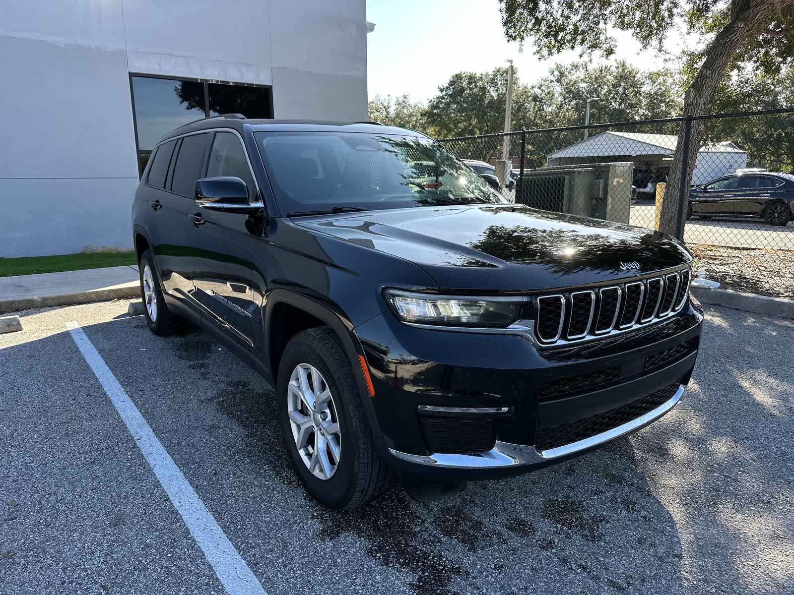 Used 2021 Jeep Grand Cherokee L Limited AWD/4WD image 11