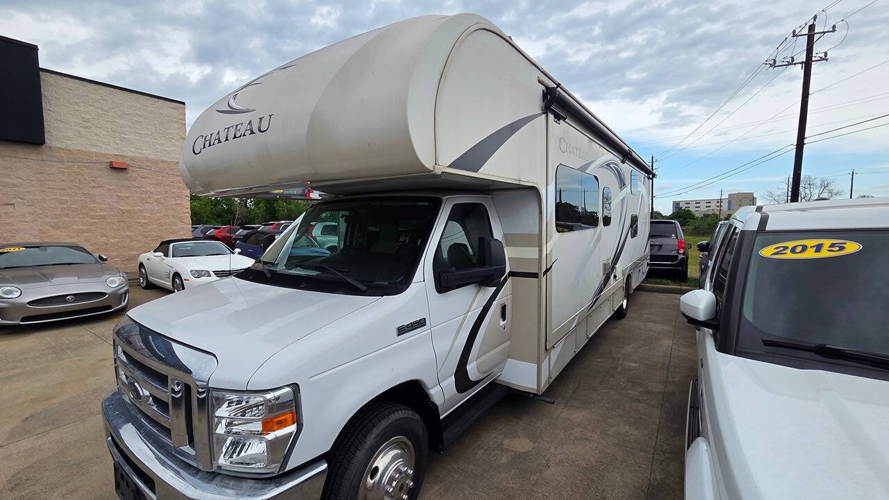 Used 2017 Ford E-450 and Econoline 450 Super Duty w/ Motorhome Prep Package RWD image 4