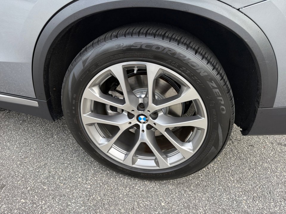 Used 2024 BMW X5 xDrive40i w/ Premium Package image 22