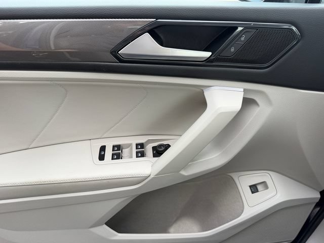 Certified 2024 Volkswagen Tiguan SE FWD image 31