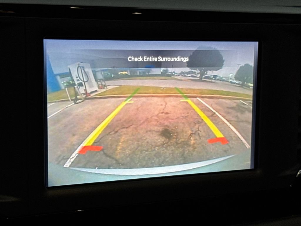 Used 2023 Chrysler Voyager LX image 21