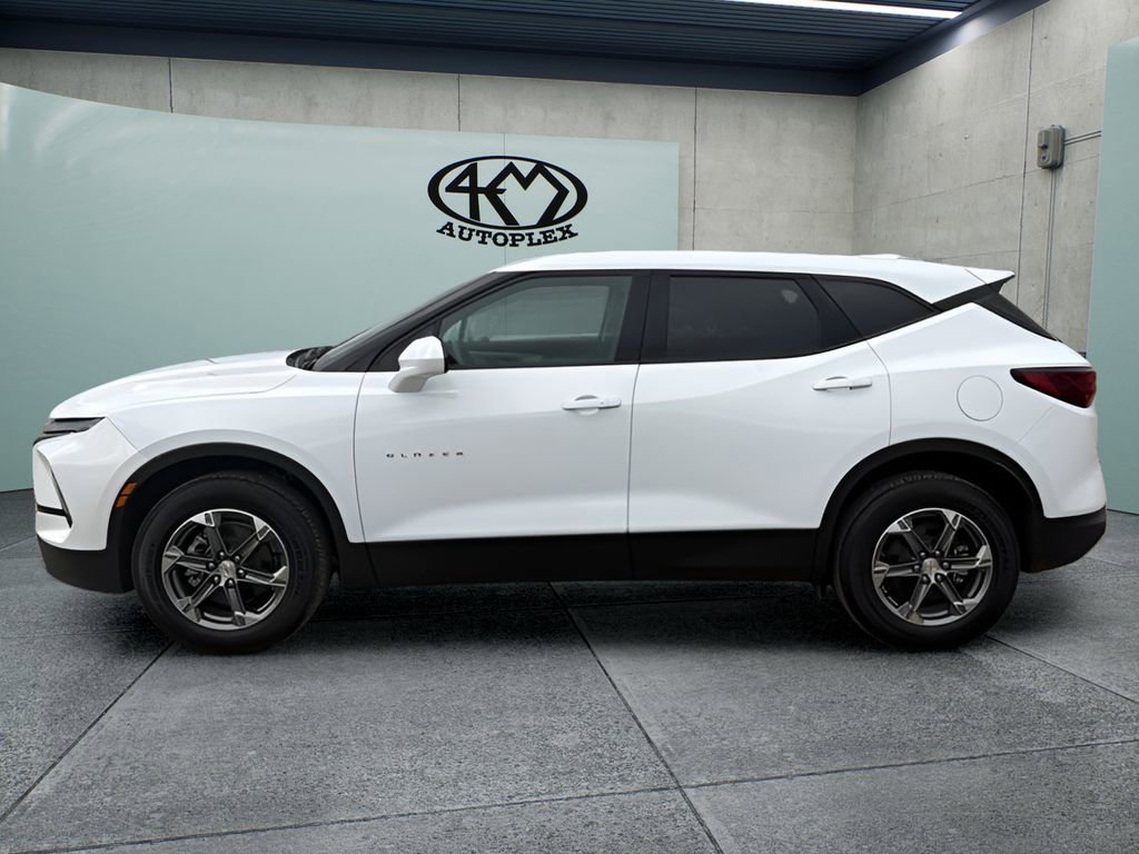 Used 2026 Chevrolet Blazer LT FWD image 6