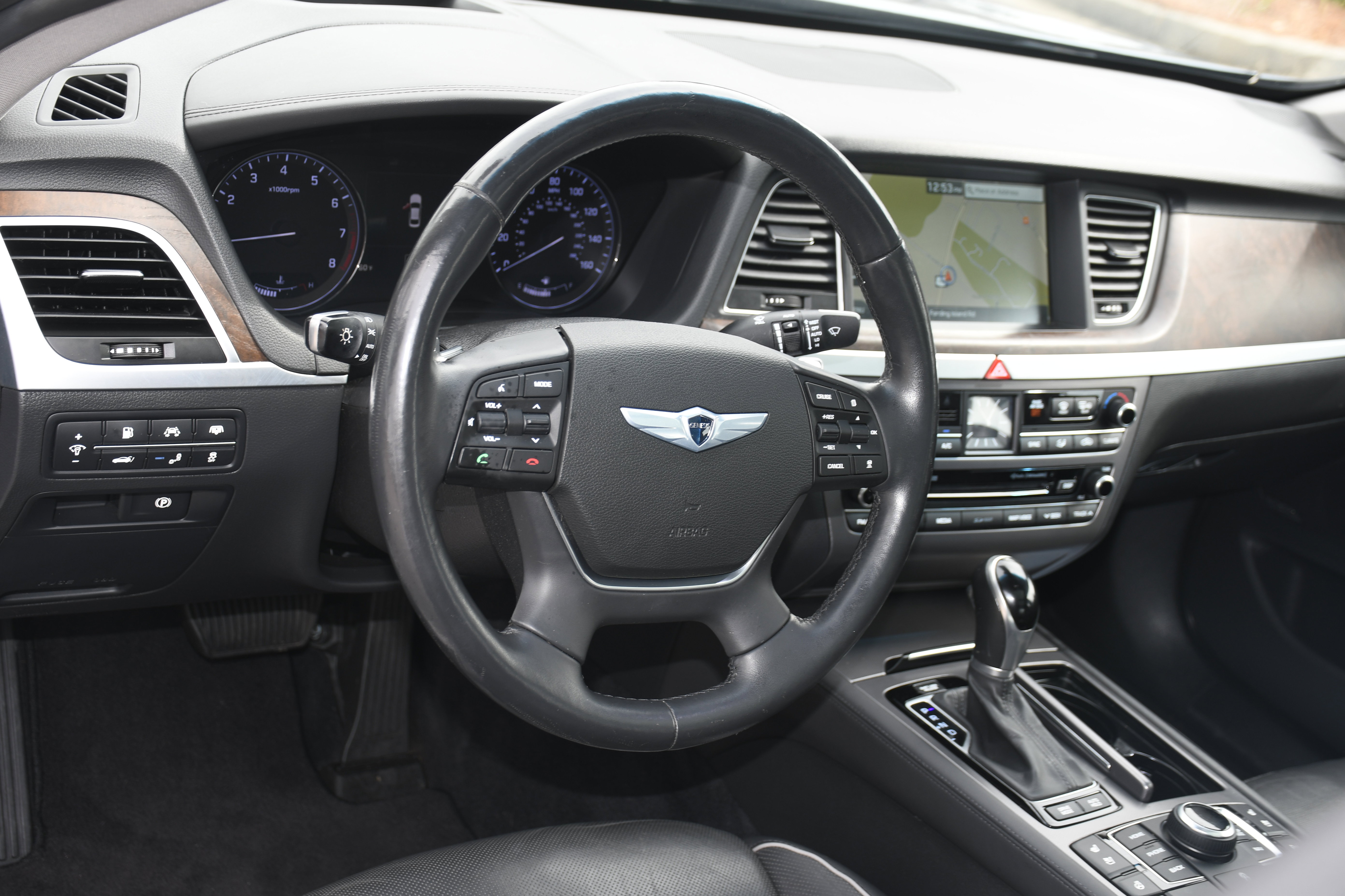 Used 2015 Hyundai Genesis 3.8 w/ Option Group 04 image 9