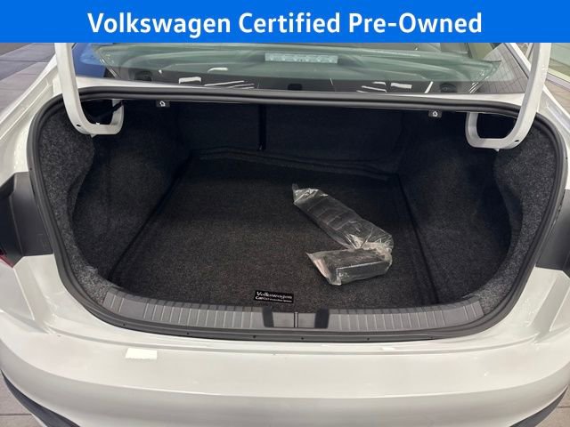 Certified 2025 Volkswagen Jetta Sport image 27