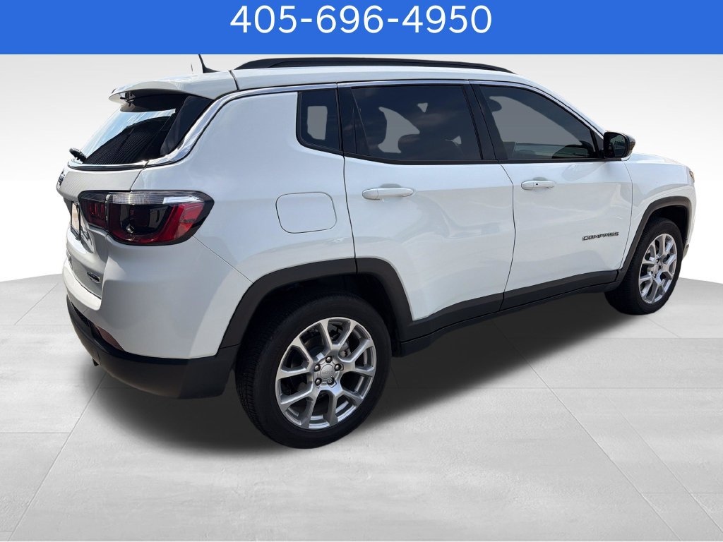 Used 2024 Jeep Compass Latitude AWD/4WD image 6