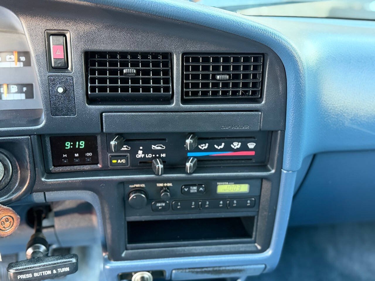 Used 1992 Toyota Pickup Deluxe AWD/4WD image 17