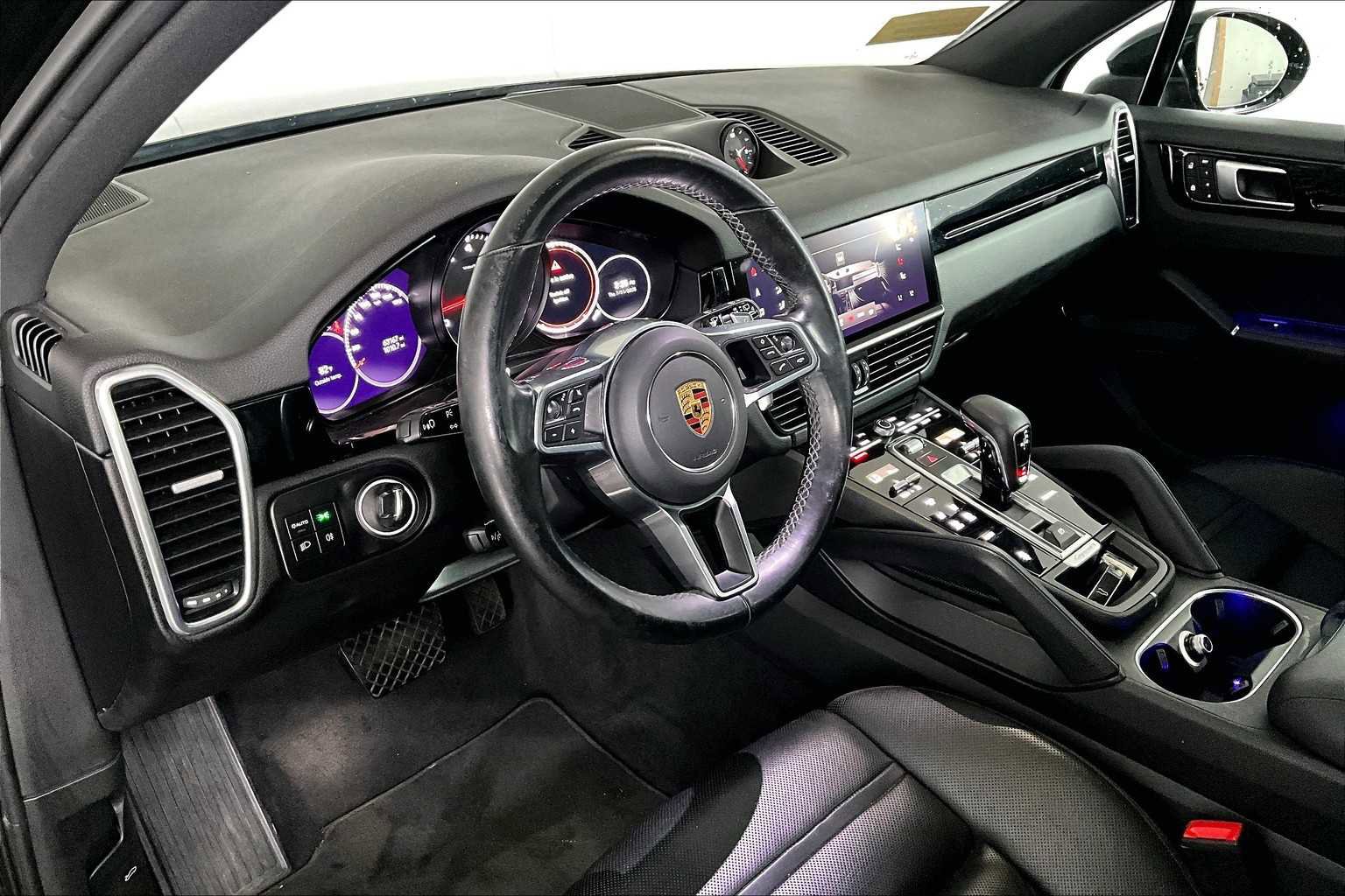 Used 2022 Porsche Cayenne image 33