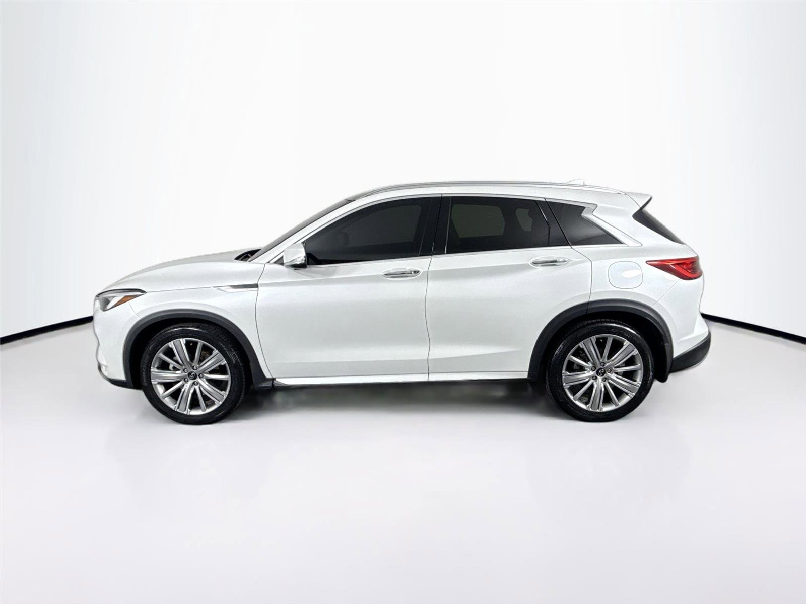 Used 2023 INFINITI QX50 Sensory image 14