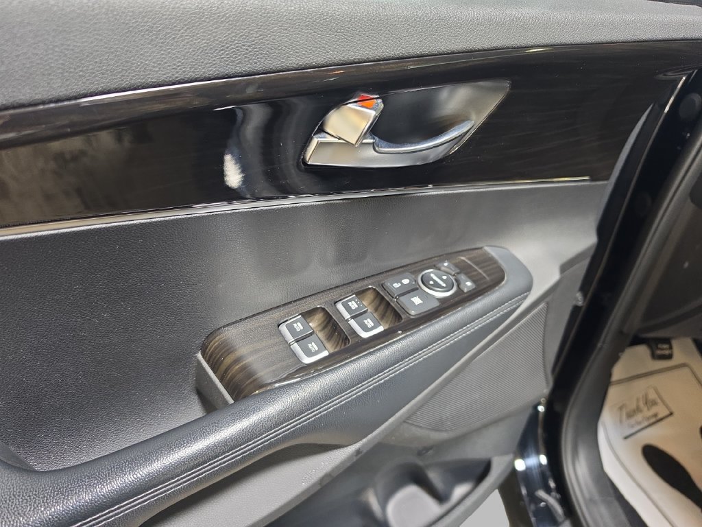 Used 2019 Kia Sorento AWD image 14