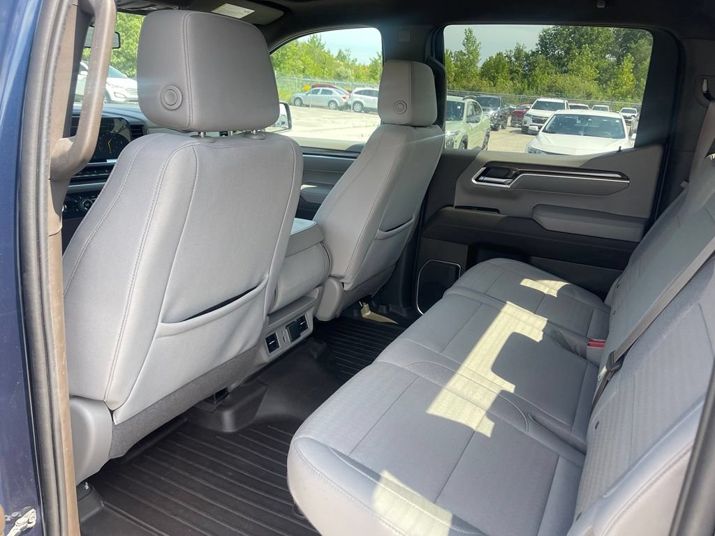 Used 2022 Chevrolet Silverado 1500 LT AWD/4WD image 15