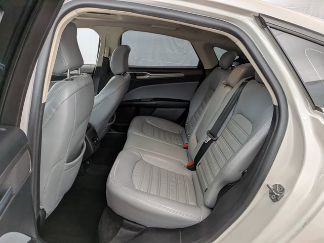 Used 2020 Ford Fusion SE image 20