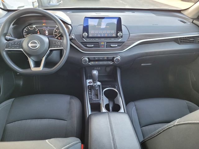 Used 2024 Nissan Altima 2.5 SV image 6