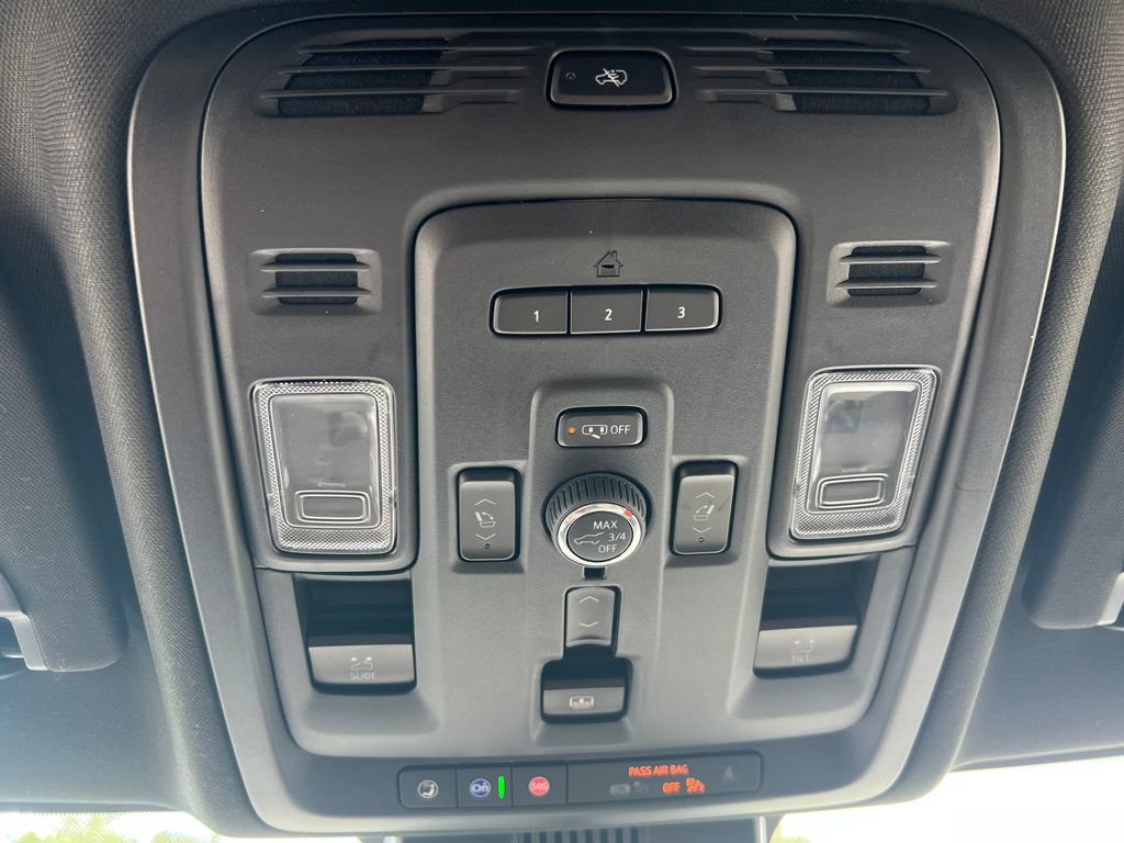 Used 2024 GMC Yukon Denali w/ Advanced Technology Package AWD/4WD image 42