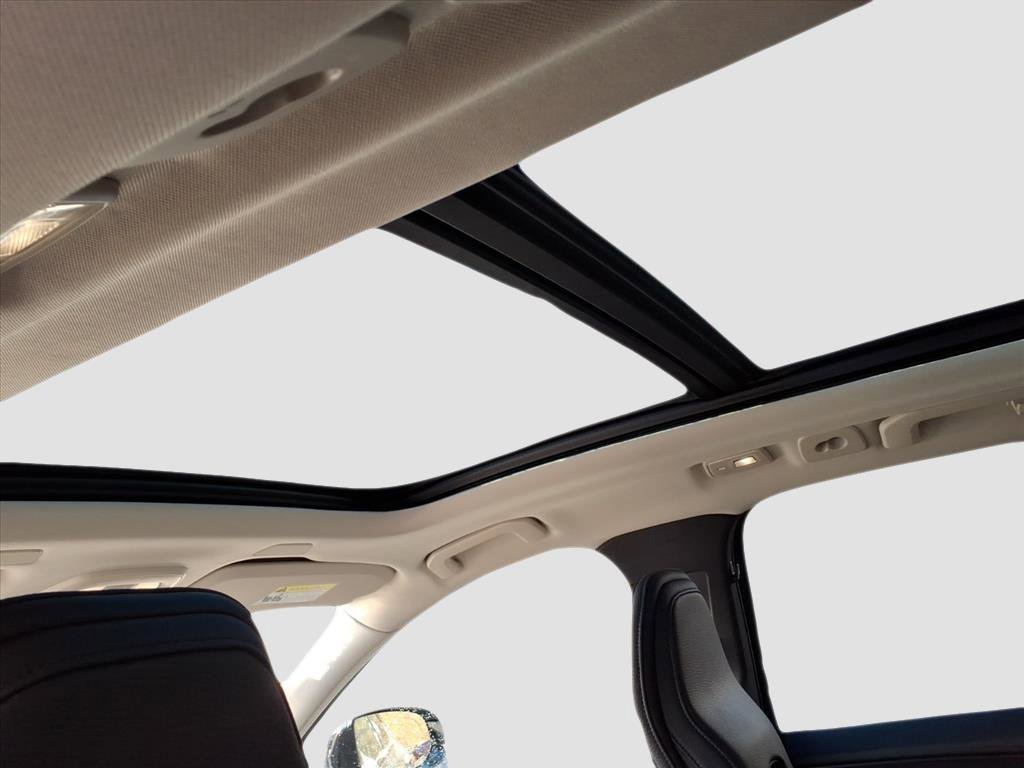 Used 2023 Volvo XC60 B5 Plus w/ Climate Package image 12