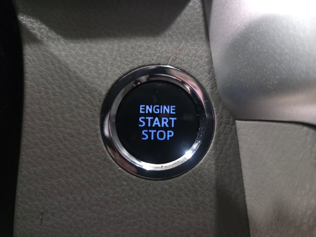 Used 2018 Toyota Highlander Limited AWD/4WD image 33