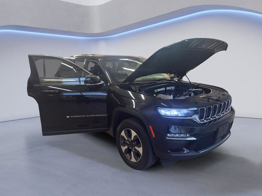 Used 2023 Jeep Grand Cherokee 4WD 4xe image 7