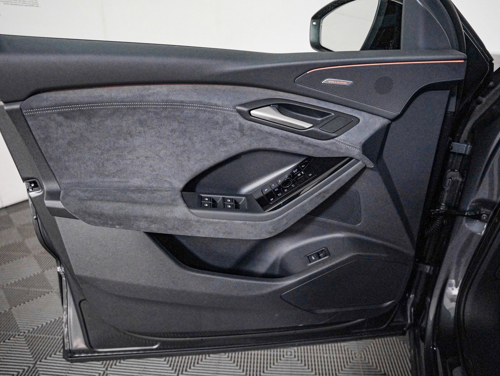 New 2025 Audi SQ6 e-tron Premium Plus image 22