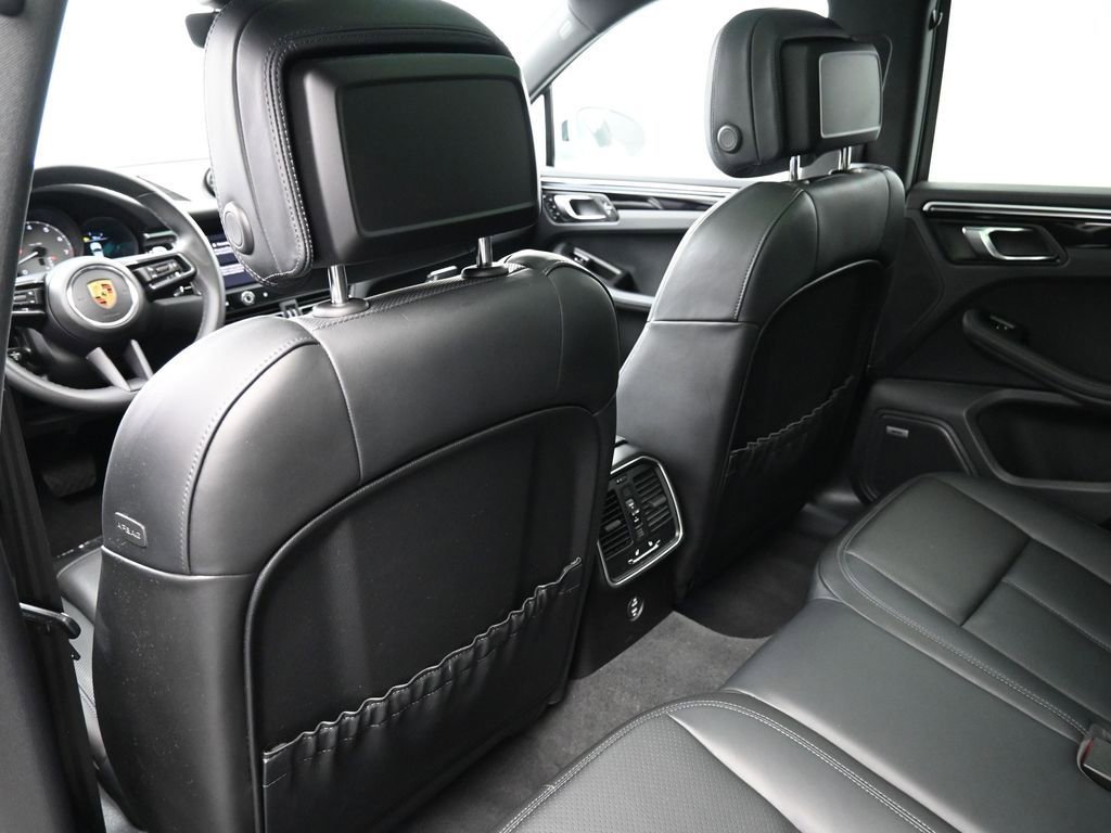Certified 2023 Porsche Macan S AWD/4WD image 8