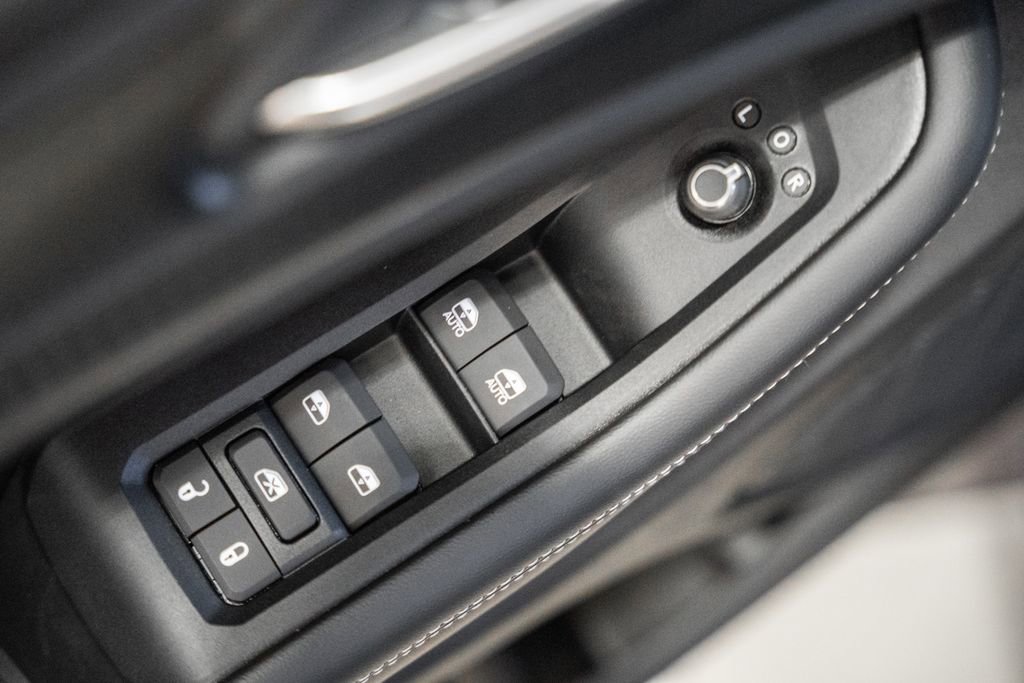 New 2025 Jeep Grand Cherokee Altitude image 37