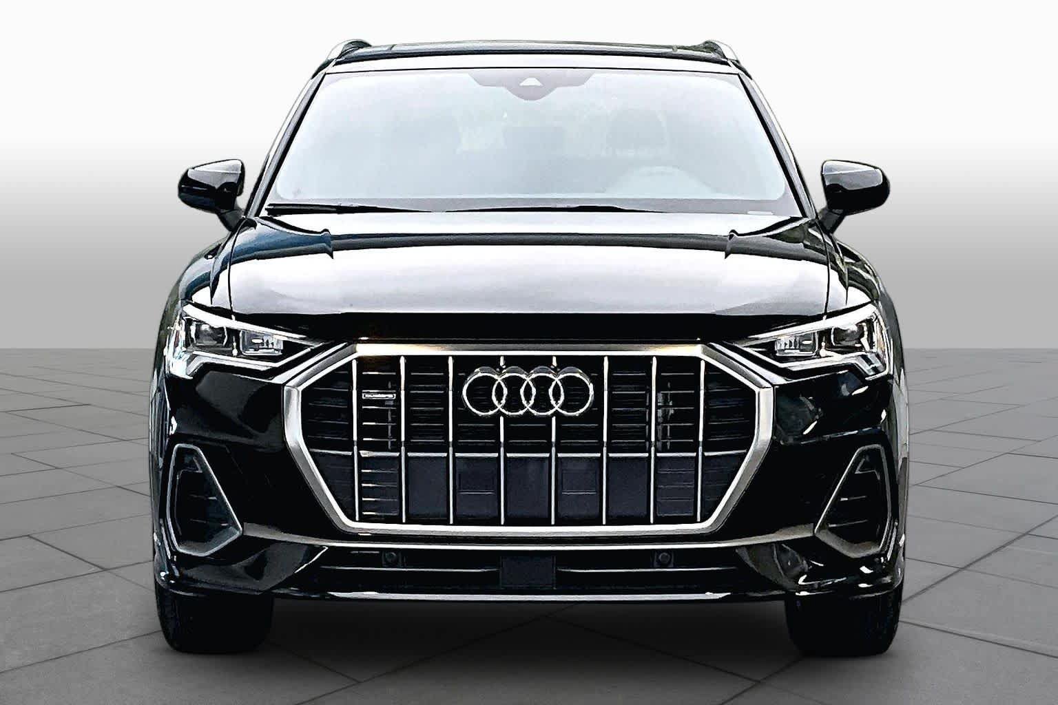 Used 2025 Audi Q3 2.0T Premium w/ Convenience Package AWD/4WD image 4