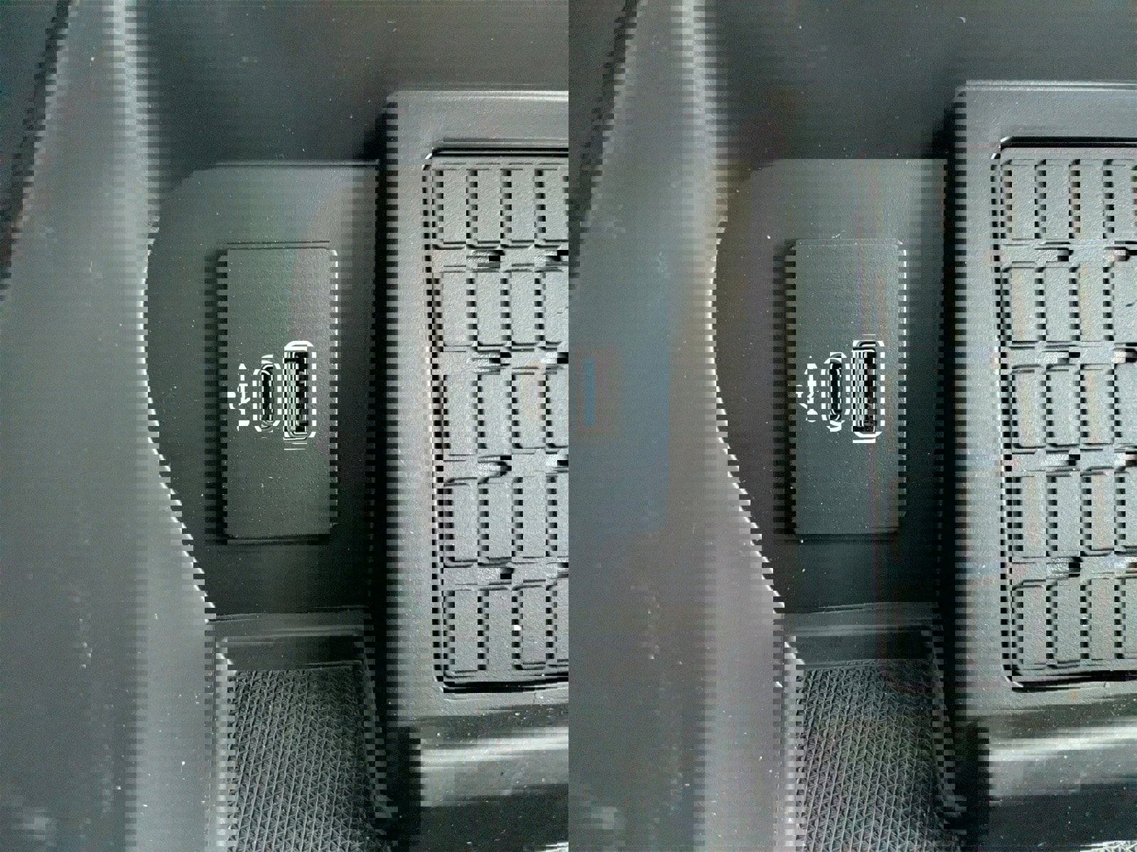 New 2025 Ford F150 XLT w/ Equipment Group 303A High image 43