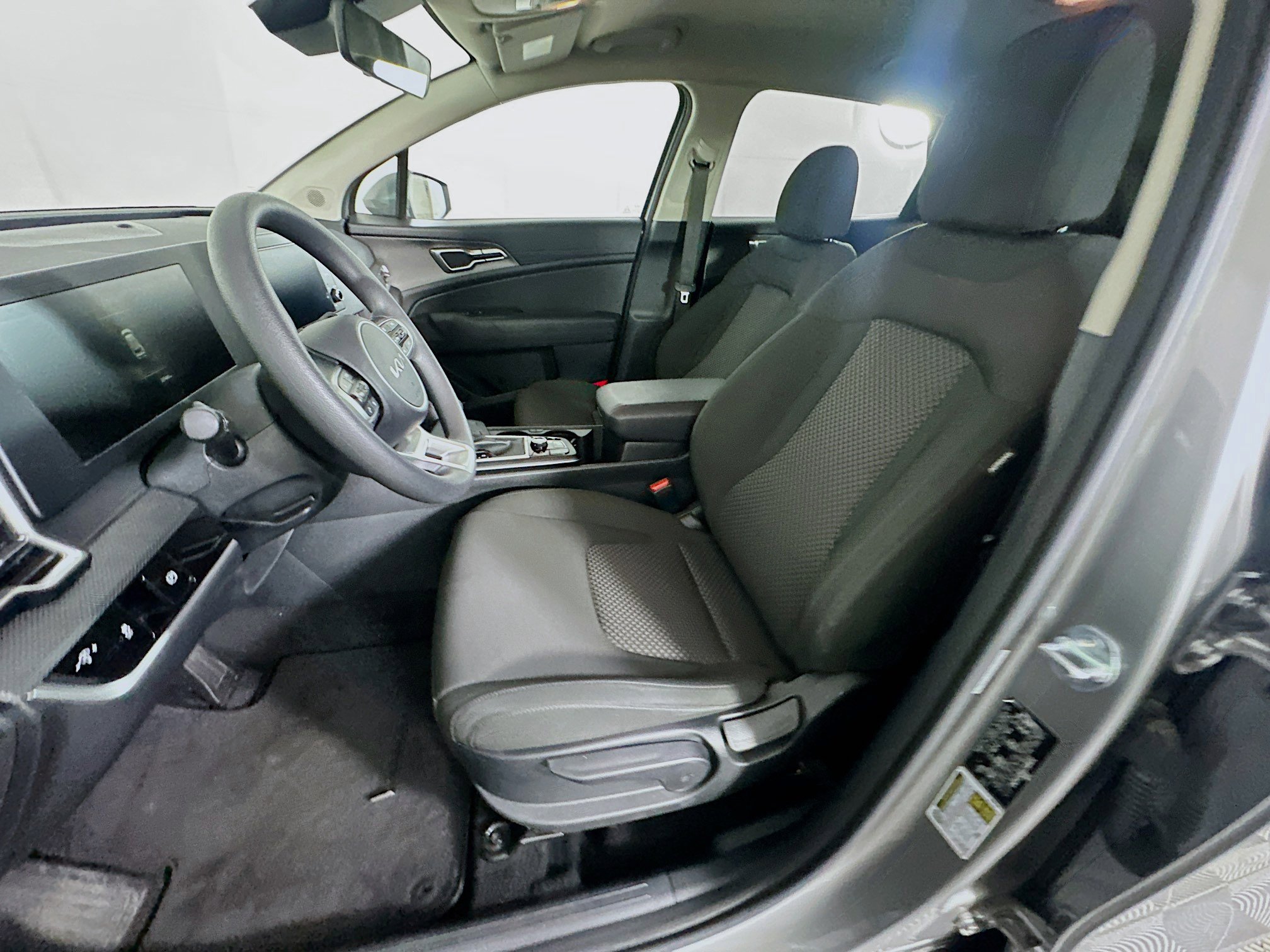 Used 2025 Kia Sportage LX image 13