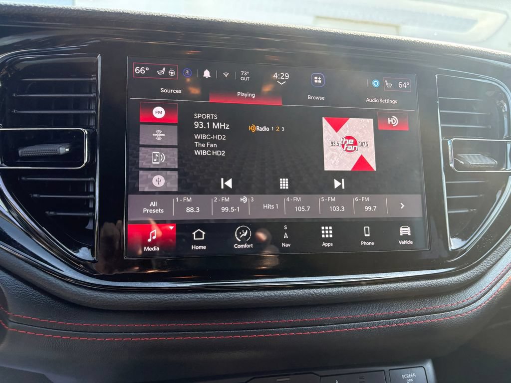Used 2025 Dodge Durango GT AWD/4WD image 17
