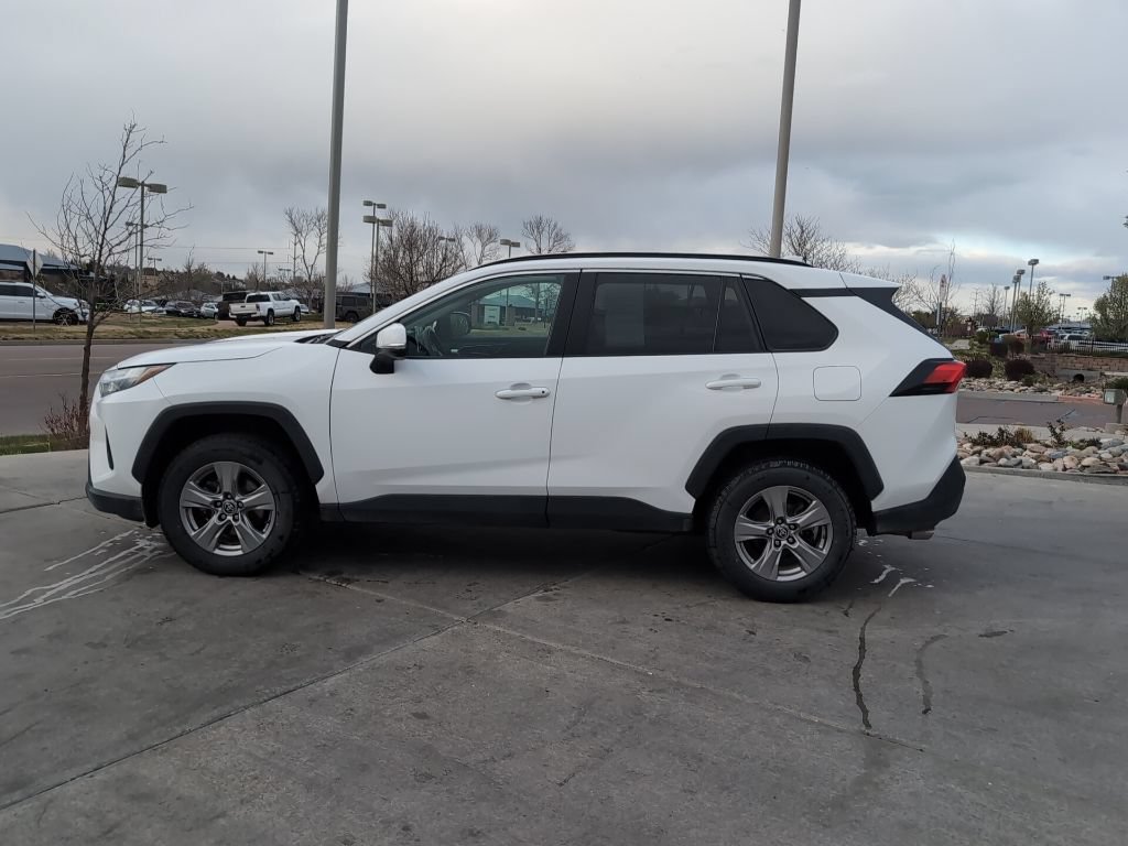 Used 2023 Toyota RAV4 XLE AWD/4WD image 5