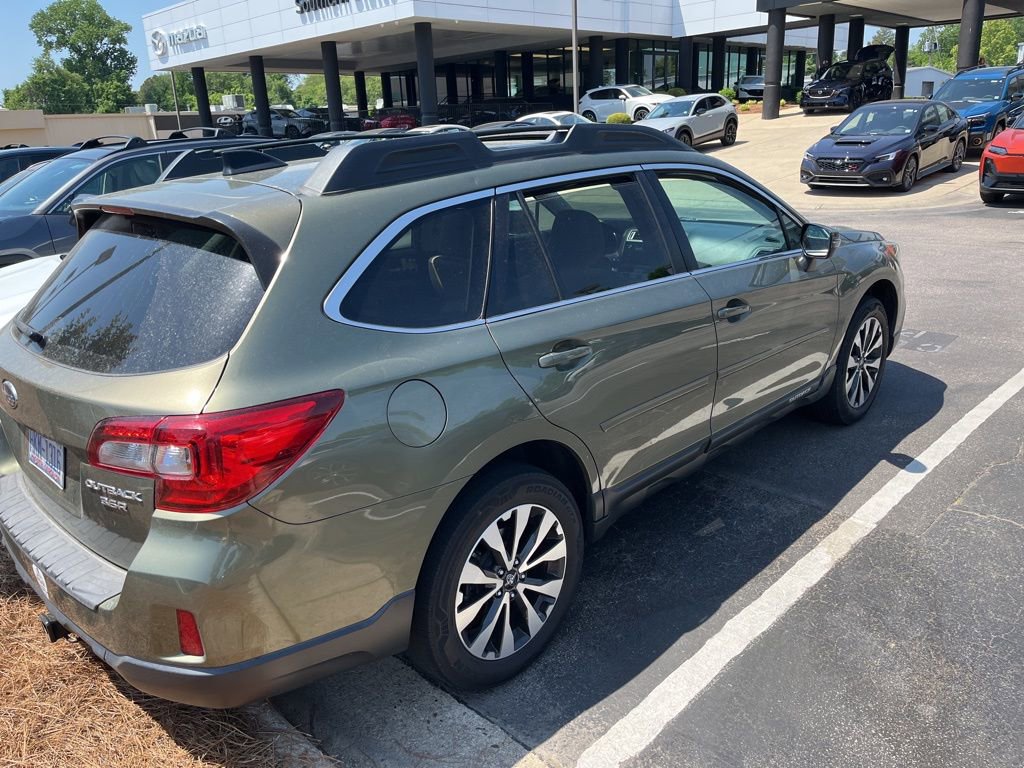 Used 2016 Subaru Outback 3.6R Limited AWD/4WD image 3