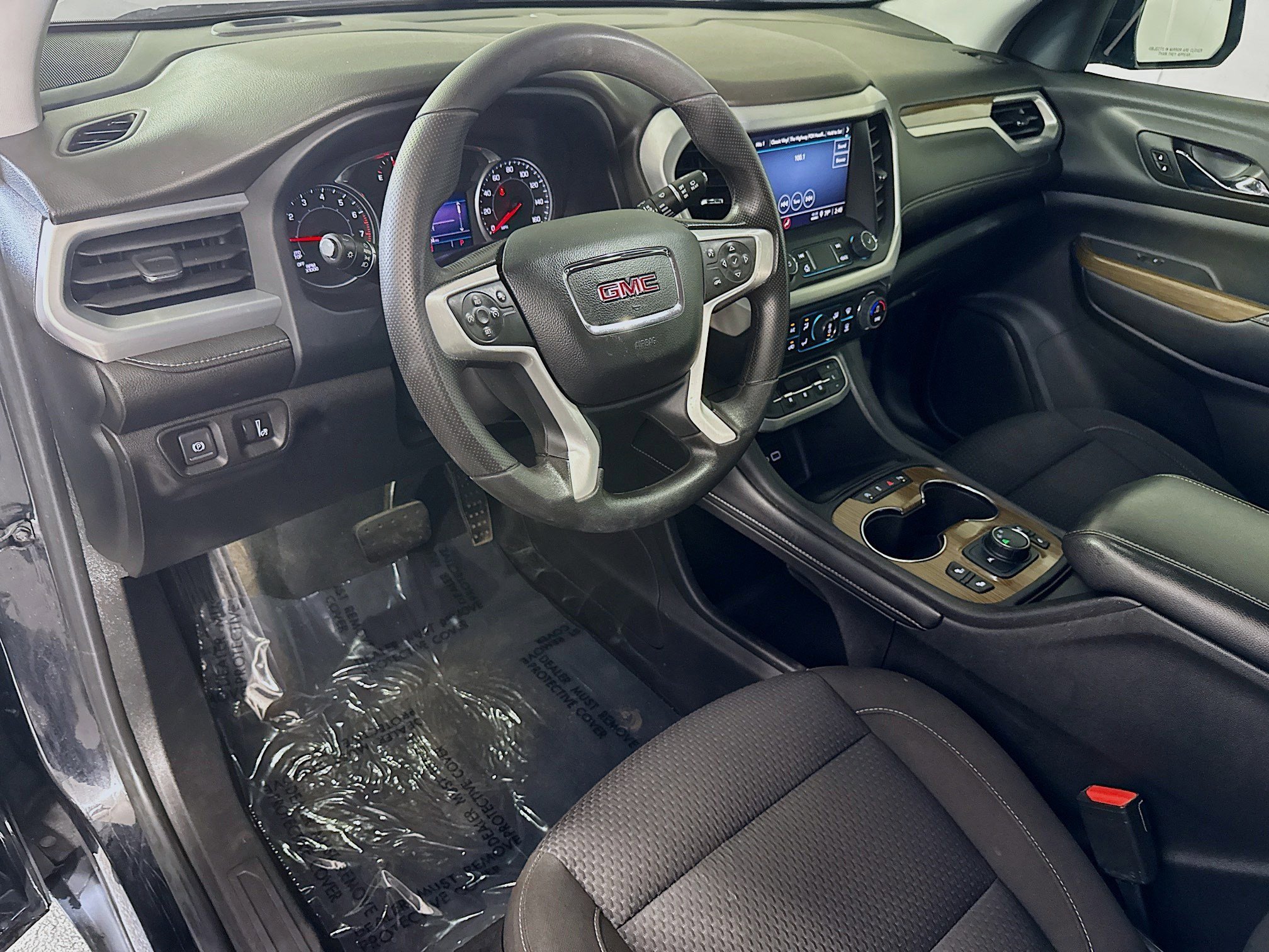 Used 2022 GMC Acadia SLE w/ Driver Convenience Package FWD image 23
