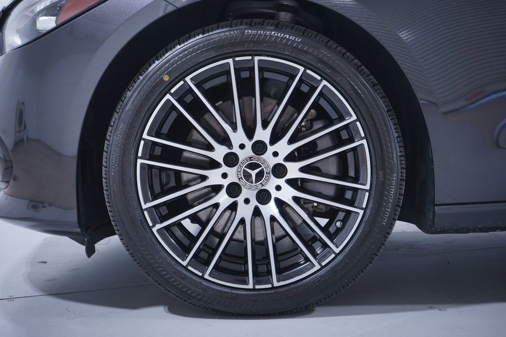 Used 2023 Mercedes-Benz C 300 Sedan image 2