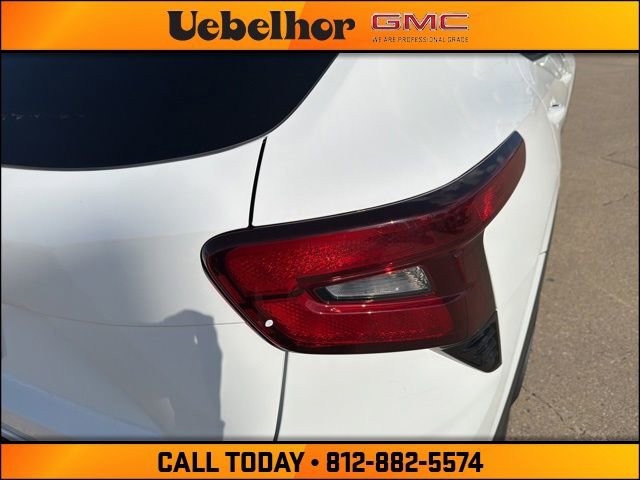 Used 2025 Chevrolet Trax LT w/ Driver Confidence Package image 8