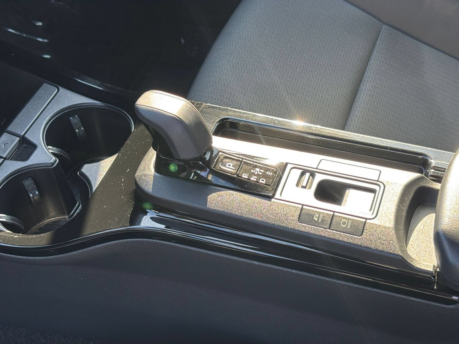 Used 2024 Toyota Prius LE FWD image 40