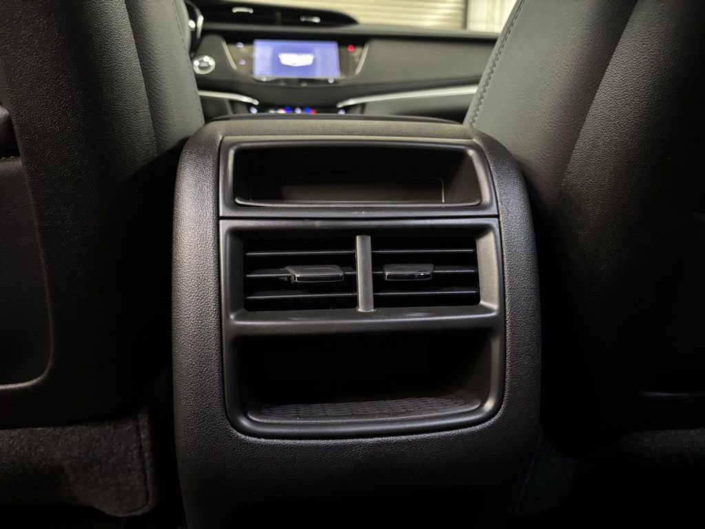 New 2025 Cadillac XT5 Luxury image 18